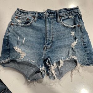 Abercrombie & Fitch High Rise Mom Shorts - Medium Ripped Wash